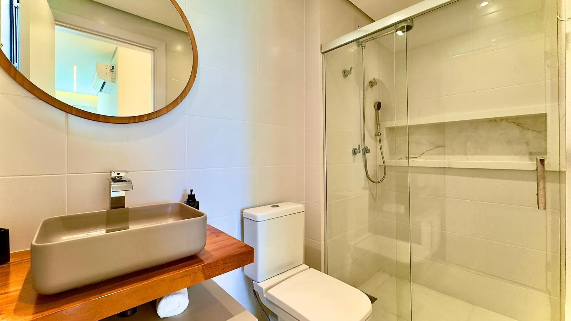 Lägenhet Apto Pe Na Areia Vista Mar Incrivel Condo Resort Completo Com Piscina Infinita, Beach Tennis, Academia, Sala De Jogos, Brinquedoteca, Playground E Portaria 24H 3 Quartos Com Ar-Condicionado, Churrasqueira Privativa Reserve Agora E Viva Essa Experienc Piçarras Brasilien