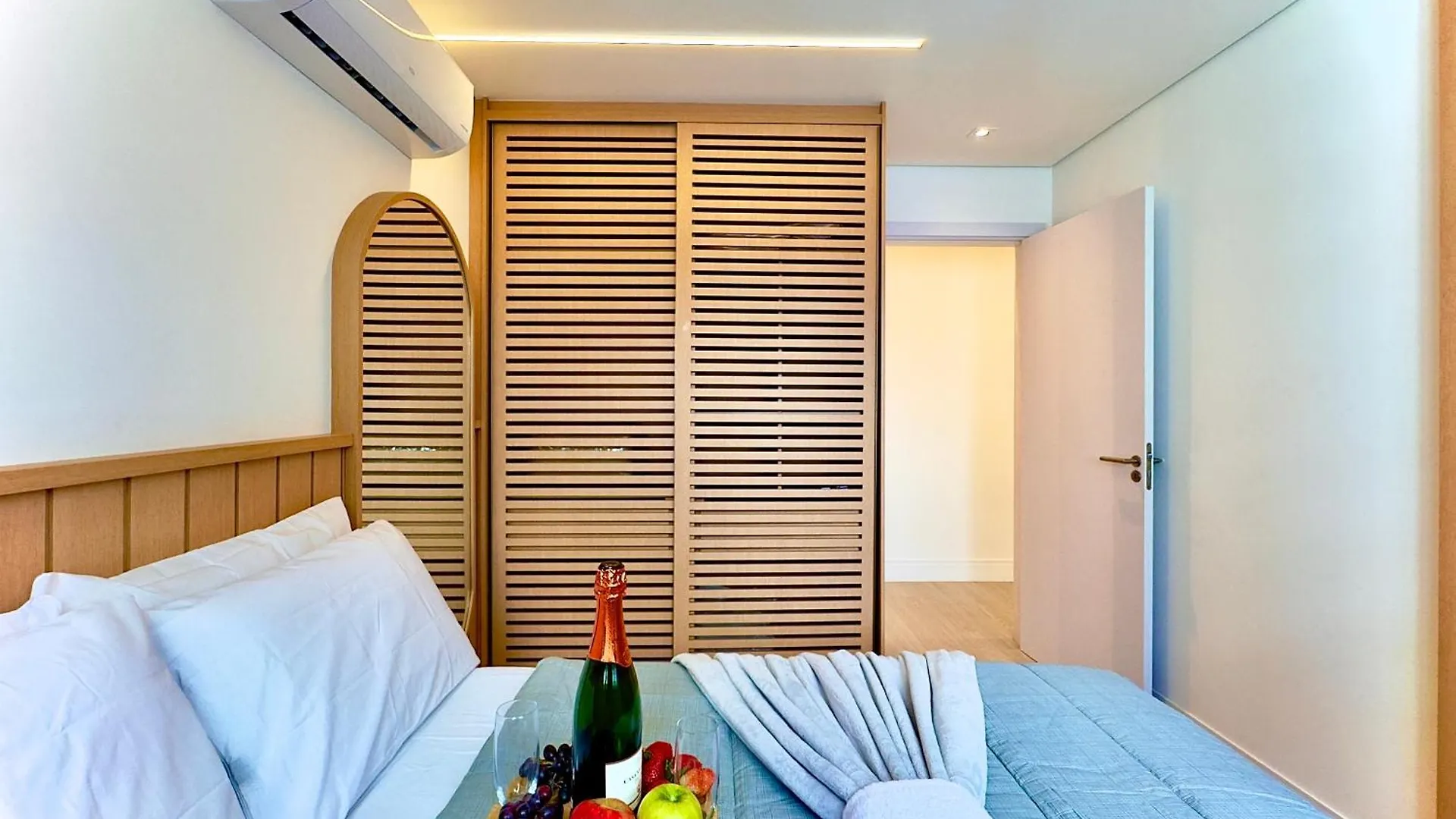 Apto Pe Na Areia Vista Mar Incrivel Condo Resort Completo Com Piscina Infinita, Beach Tennis, Academia, Sala De Jogos, Brinquedoteca, Playground E Portaria 24H 3 Quartos Com Ar-Condicionado, Churrasqueira Privativa Reserve Agora E Viva Essa Experienc Piçarras Lägenhet